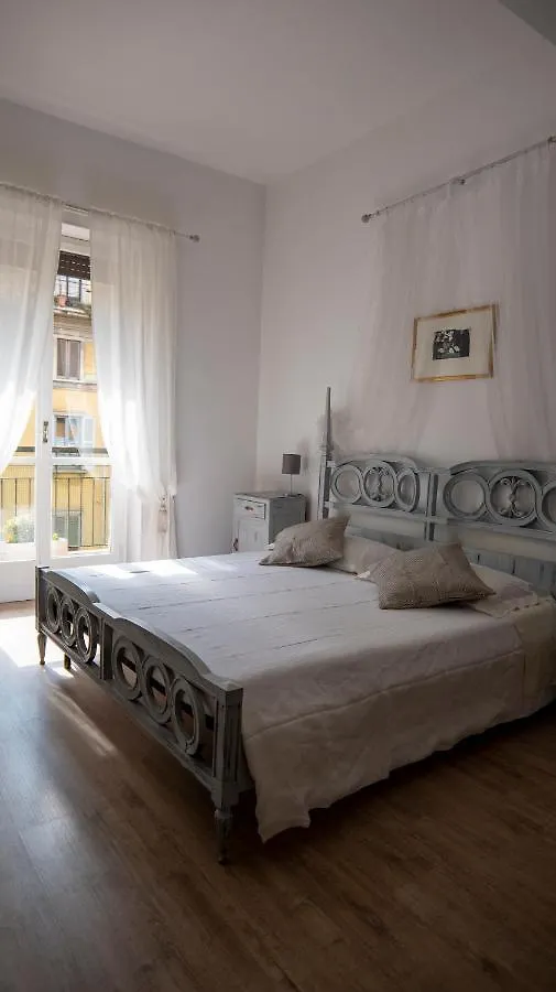 Beautiful Floral Apartment On Navigli Mailand